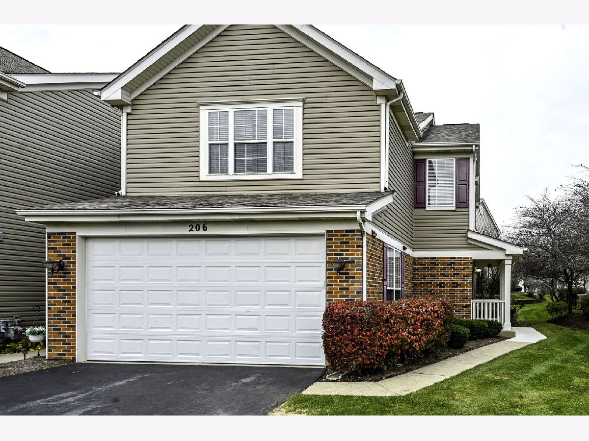 Townhomes & Homes Sold Prairie Pointe Streamwood Illinois, 206 Madison