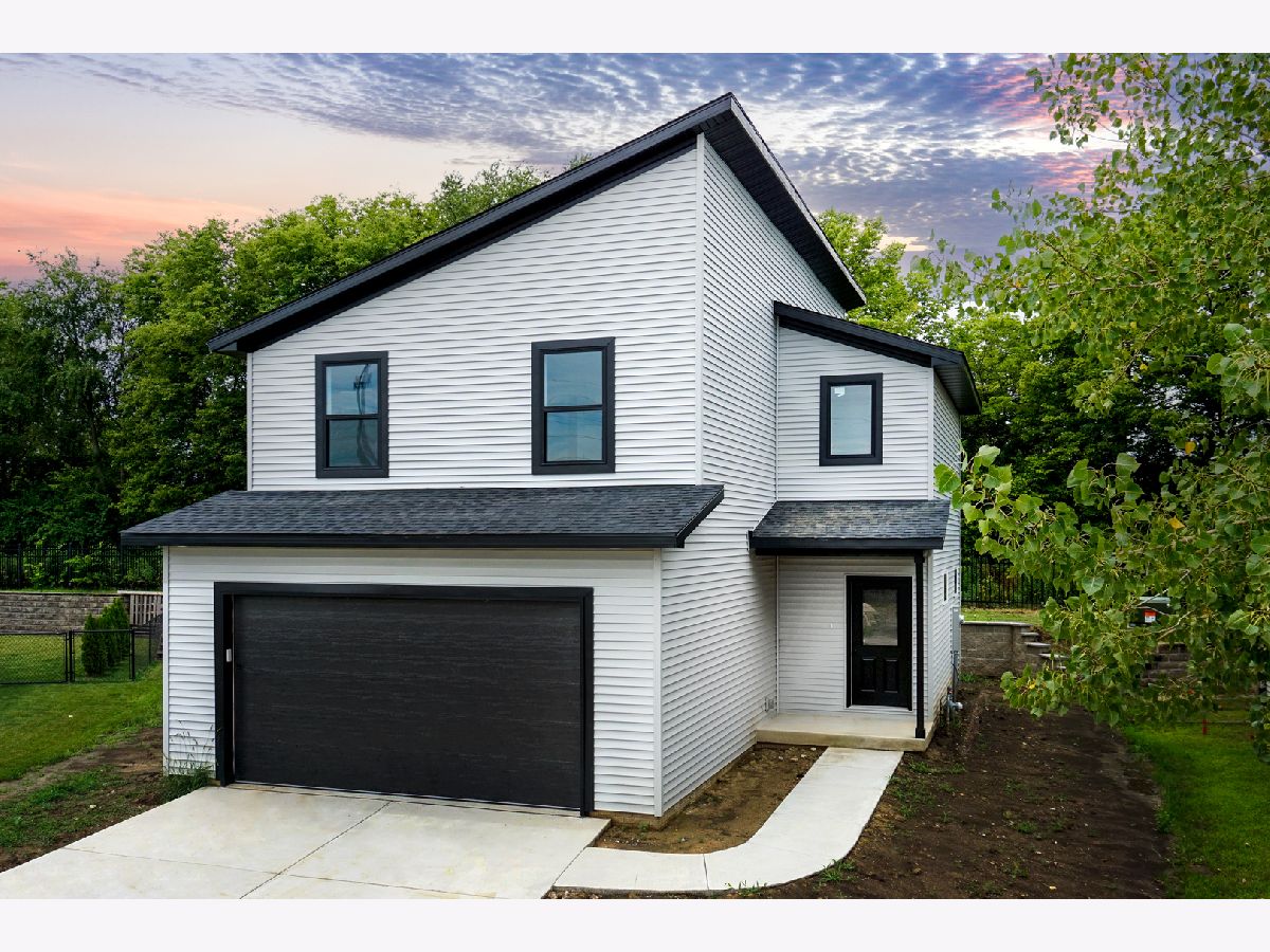 Homes & Condos & Townhomes Sold Beich Place Bloomington Illinois, 4011 Bluebell