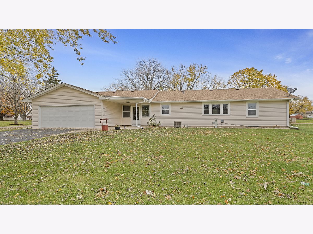  Sold Monroe Center Illinois, 107 South