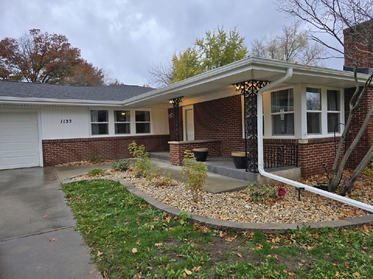  Rented Rockford Illinois, 1132 Prestwick
