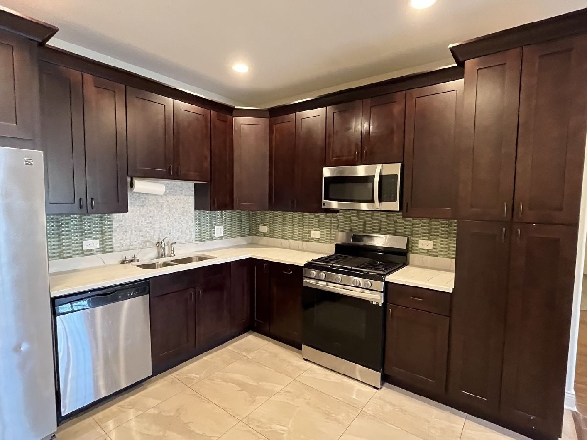 Rented Summit Illinois, 6016 Archer