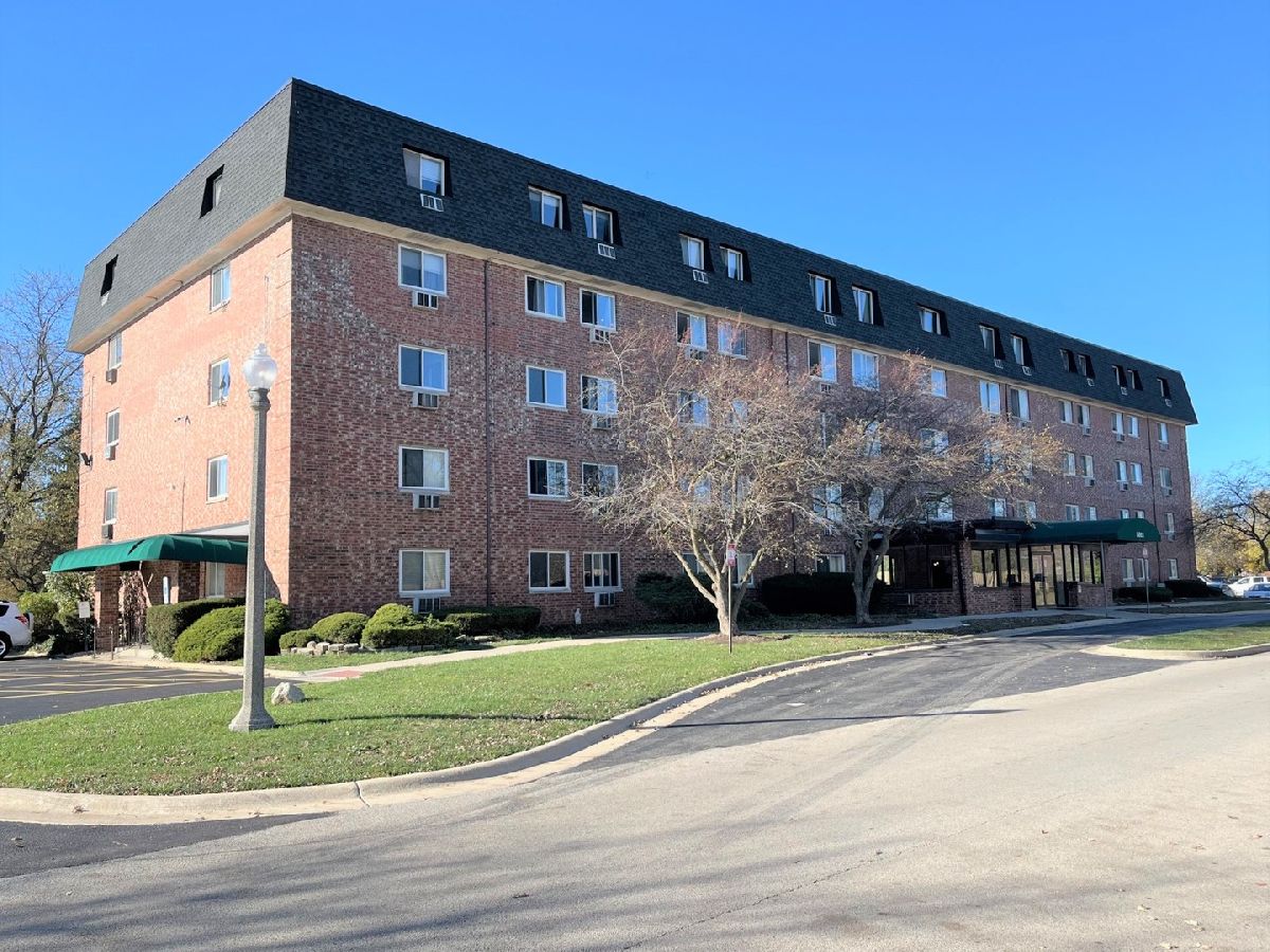 Condominiums Sold Shannon Court Streamwood Illinois, 5011 Valley