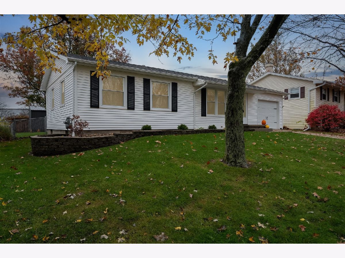 Homes & Condos & Townhomes Sold Washington East Bloomington Illinois, 110 Evergreen