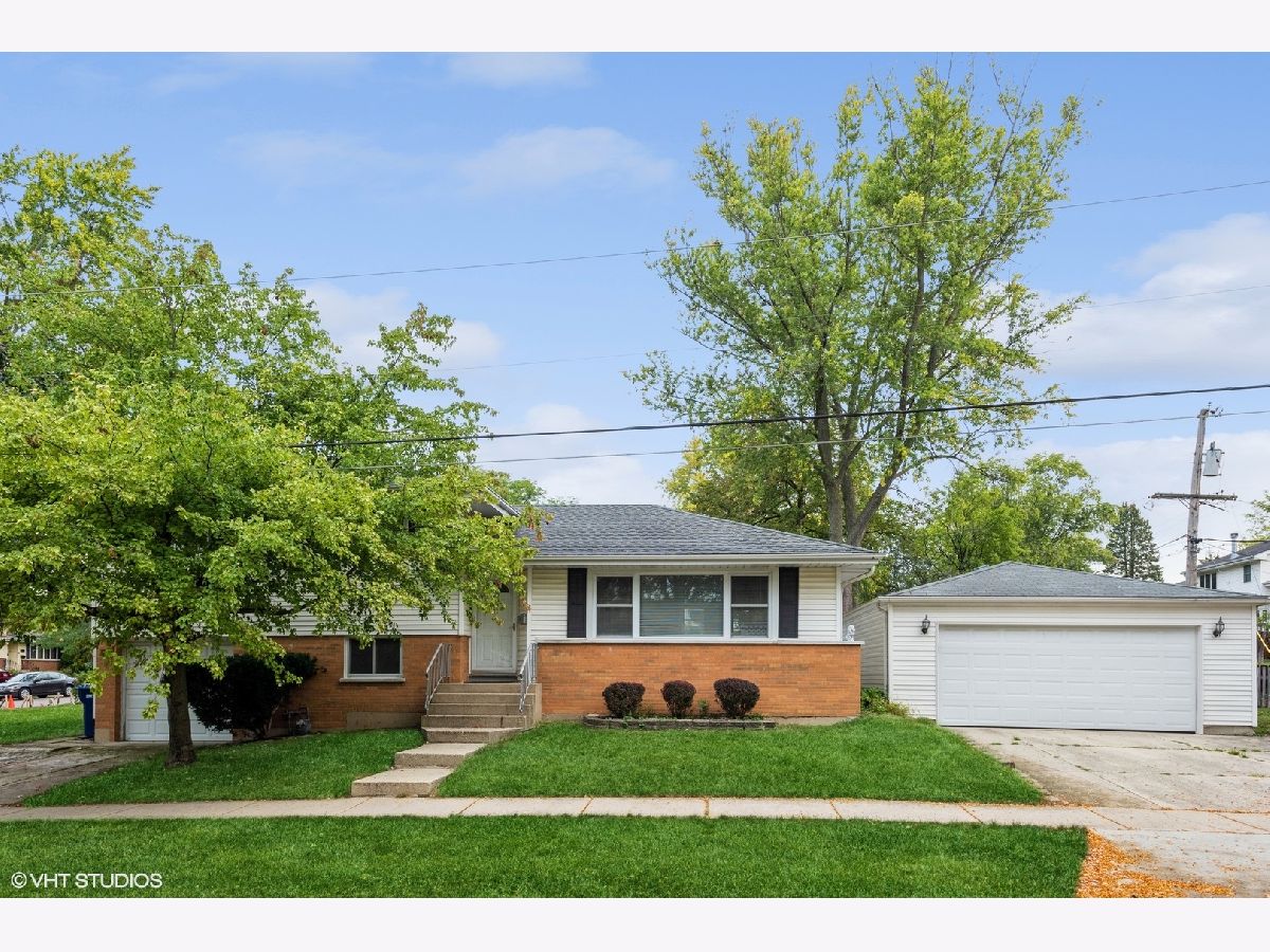 Homes Rented Pierce Highlands Wheaton Illinois, 319 Shirley