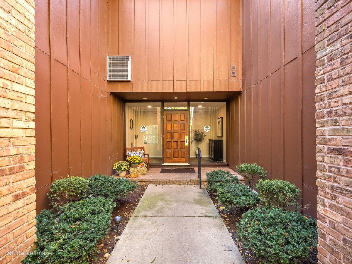  Sold Oakbrook Terrace Illinois, 1S095 Spring