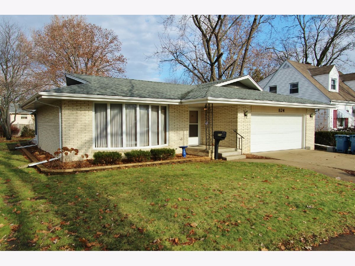 Rented Morris Illinois, 824 North