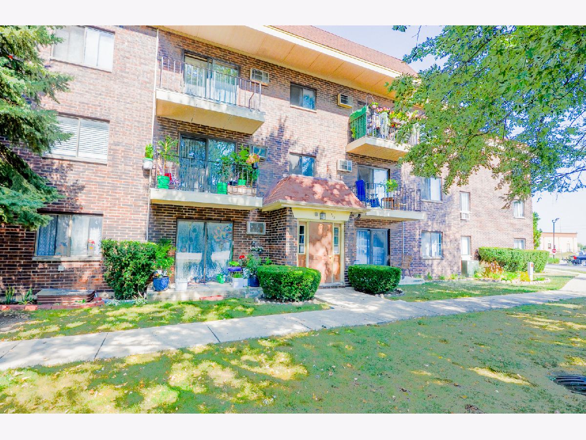 Condominiums Sold Kings Point Condos Addison Illinois, 942 Rohlwing