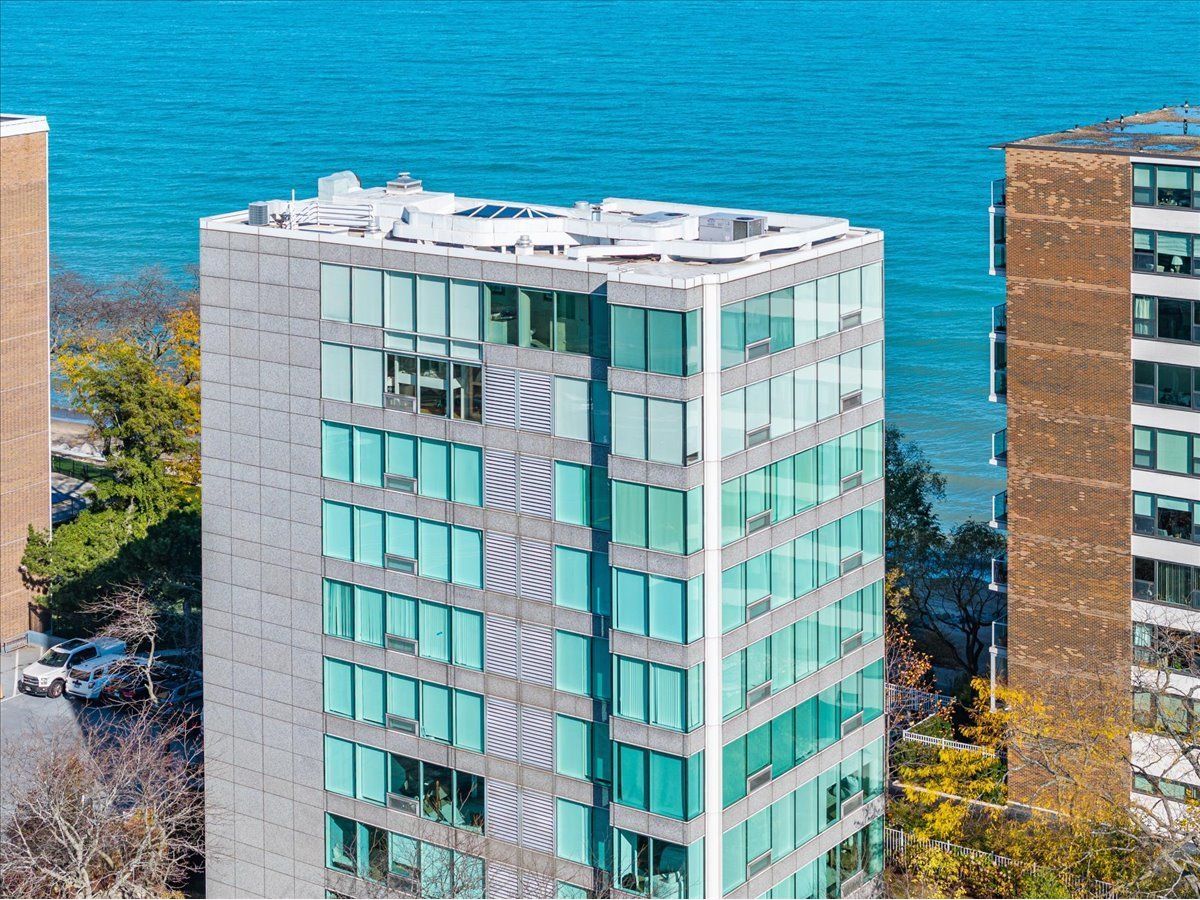 Homes & Condos & Townhomes Sold East Wilmette Wilmette Illinois, 1618 Sheridan