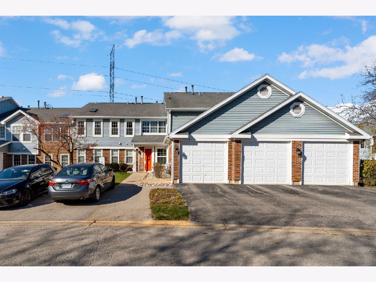 Condominiums Sold Hamilton Place Palatine Illinois, 260 Lynn