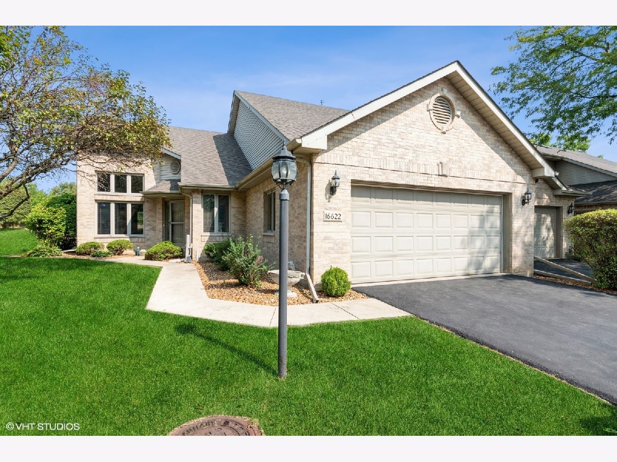 Townhomes & Homes Sold Crystal Cove Tinley Park Illinois, 16622 Lismore