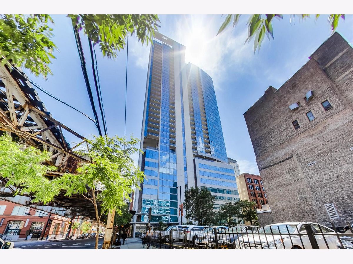 Condominiums Rented Silver Tower Chicago Illinois, 303 Ohio
