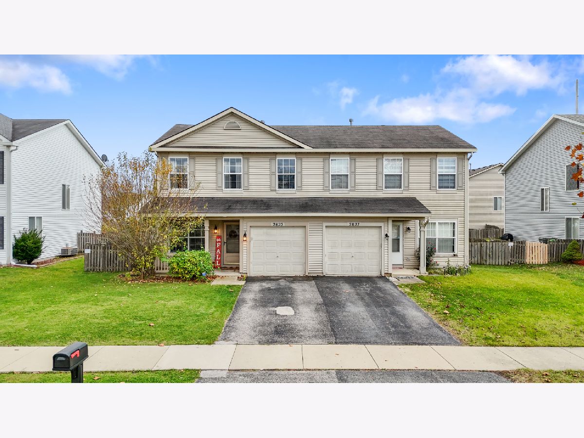 Townhomes & Homes Sold Lakewood Creek Montgomery Illinois, 2825 Troon