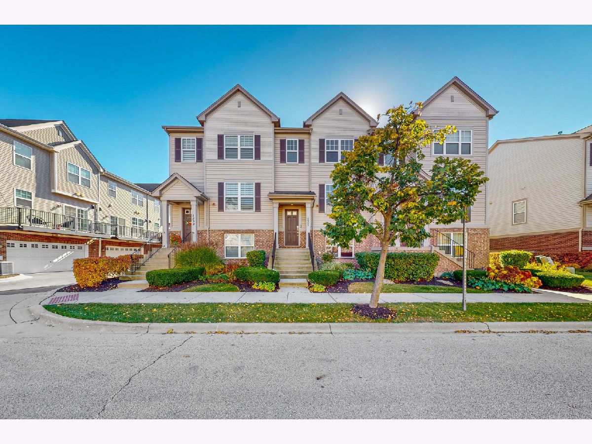 Townhomes Sold Lexington Park Des Plaines Illinois, 1237 Willow