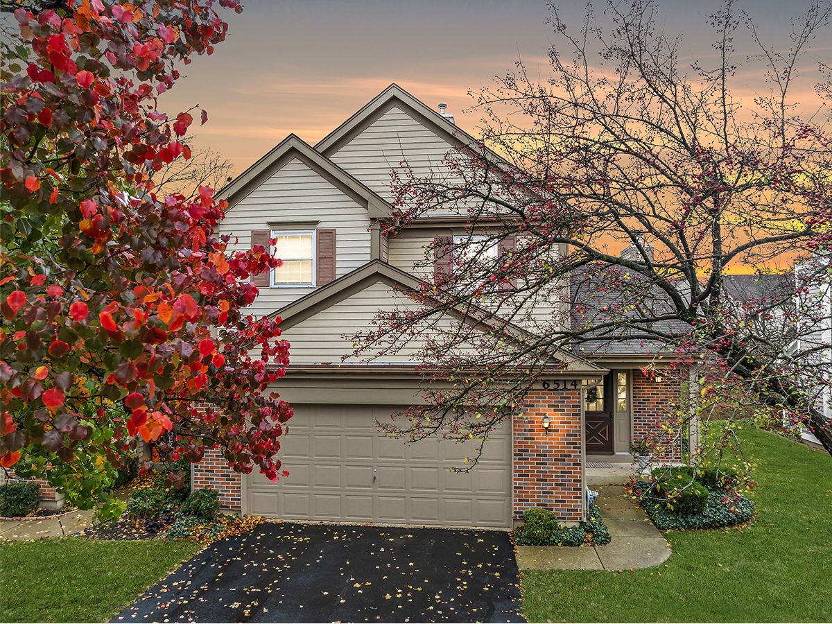Townhomes Sold Kensington Place Downers Grove Illinois, 6514 Barclay