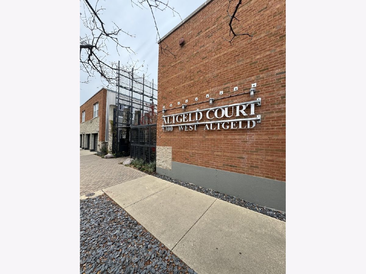 Townhomes & Condos Rented Altgeld Court Condos Chicago Illinois, 1300 Altgeld
