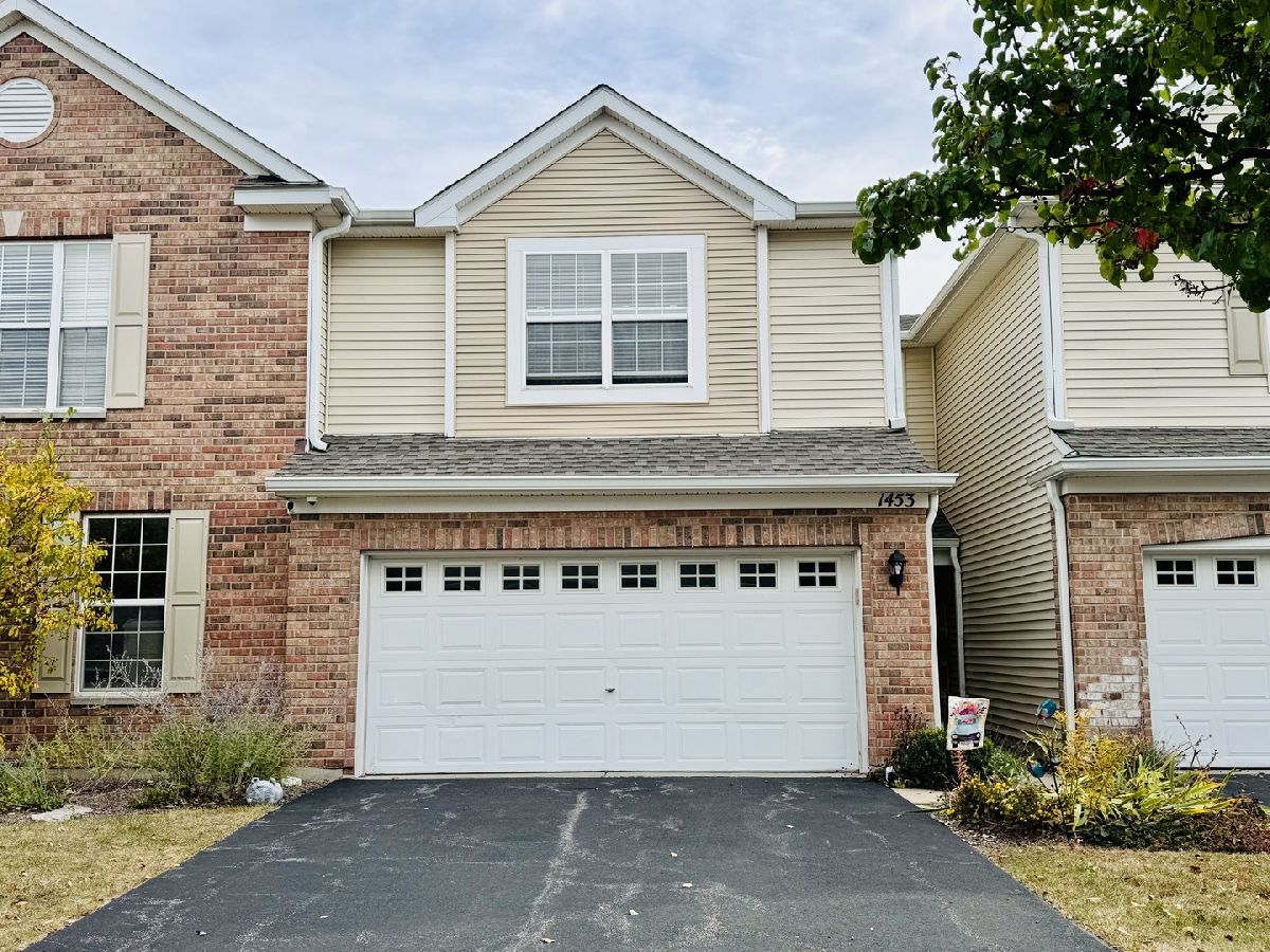 Townhomes Rented Millbrook At Canterbury Algonquin Illinois, 1453 Millbrook