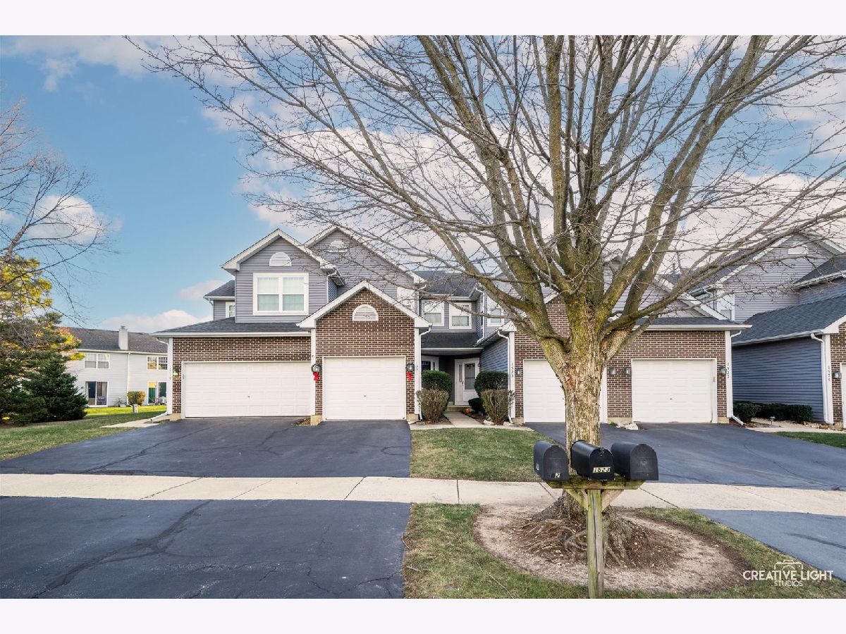 Townhomes & Homes Sold Fox Hill Yorkville Illinois, 1521 Cottonwood