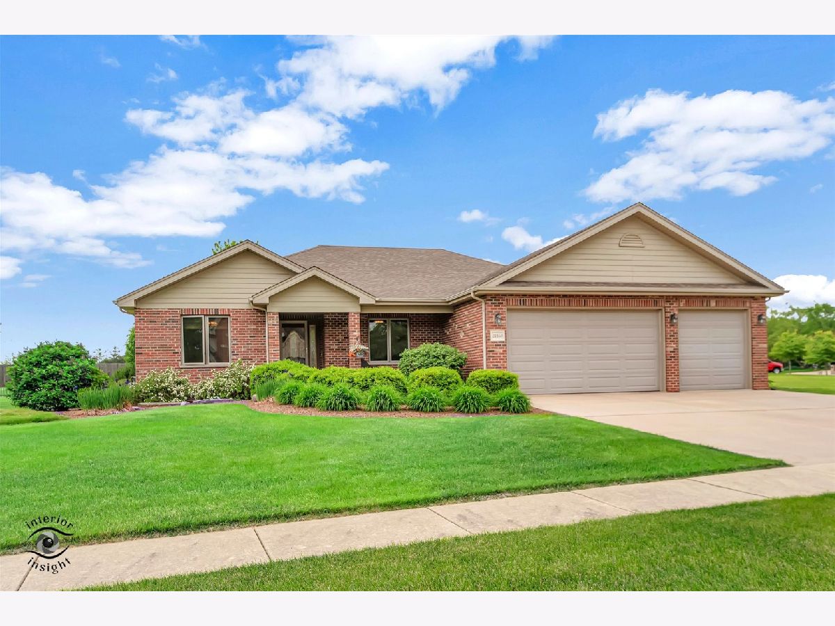 Homes Sold Wooded Cove Elwood Illinois, 21160 Wooded Cove