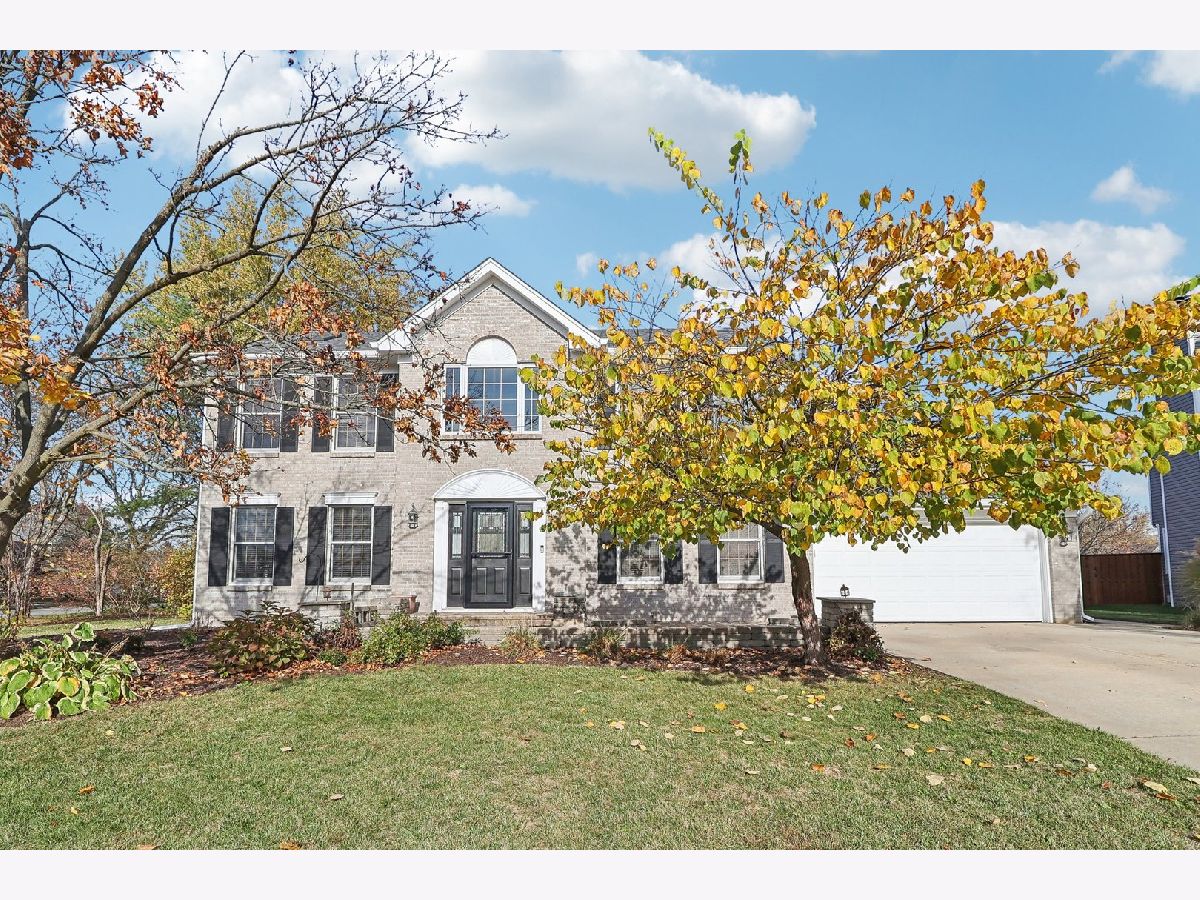 Homes & Condos & Townhomes Sold Windcrest Oswego Illinois, 201 Northampton