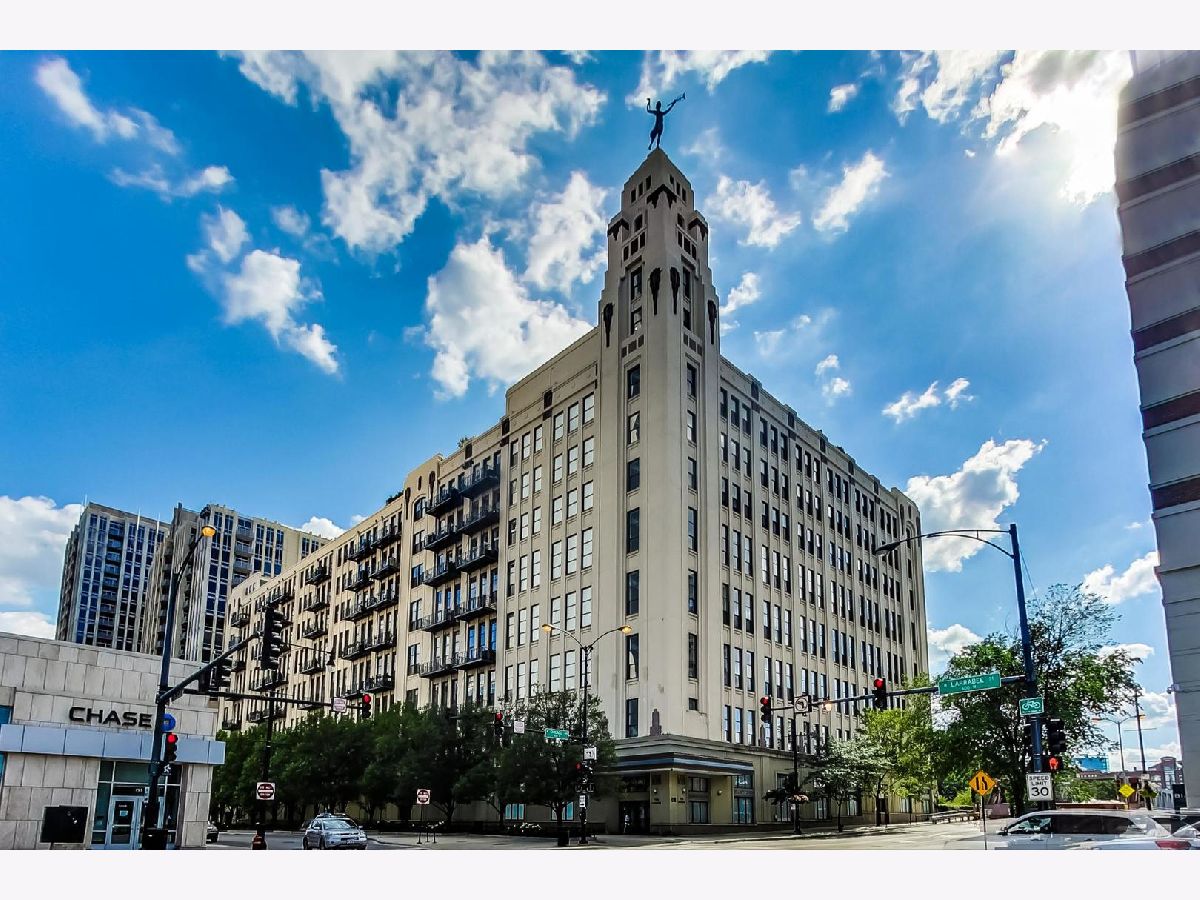 Condominiums Sold One River Place Chicago Illinois, 758 Larrabee