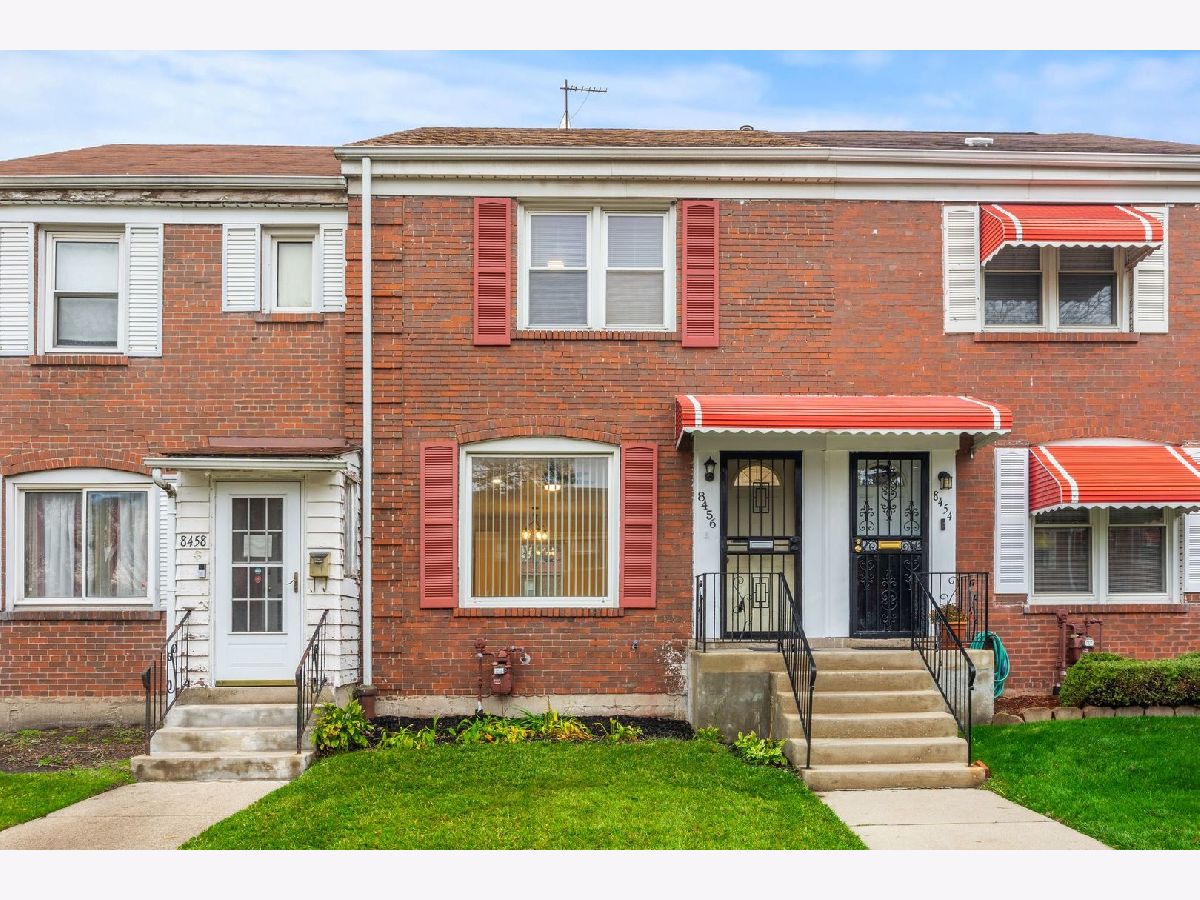 Rented Chicago Illinois, 8456 Bennett