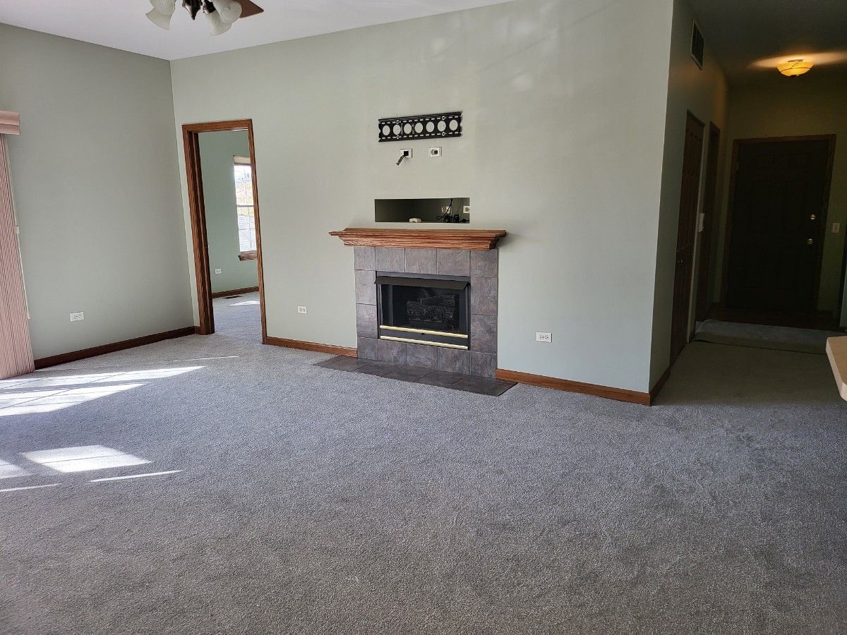 Condominiums Rented Stratford Court Lake Bluff Illinois, 3261 Stratford