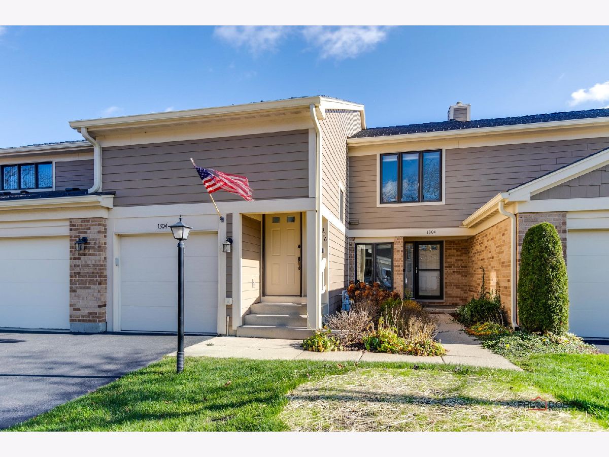Townhomes Sold Riva Ridge I Libertyville Illinois, 1304 Appletree
