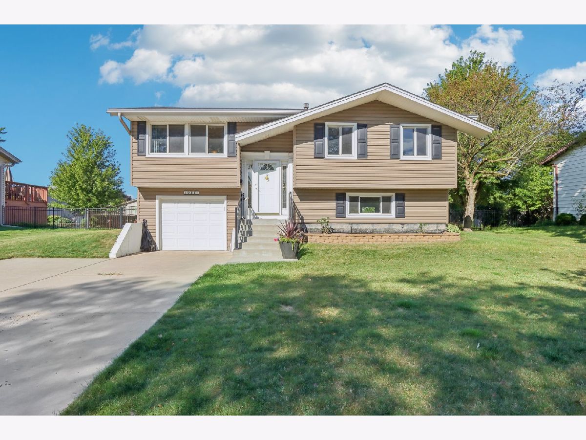 Townhomes & Condos & Homes Sold Weathersfield South Schaumburg Illinois, 1034 Cedarcrest