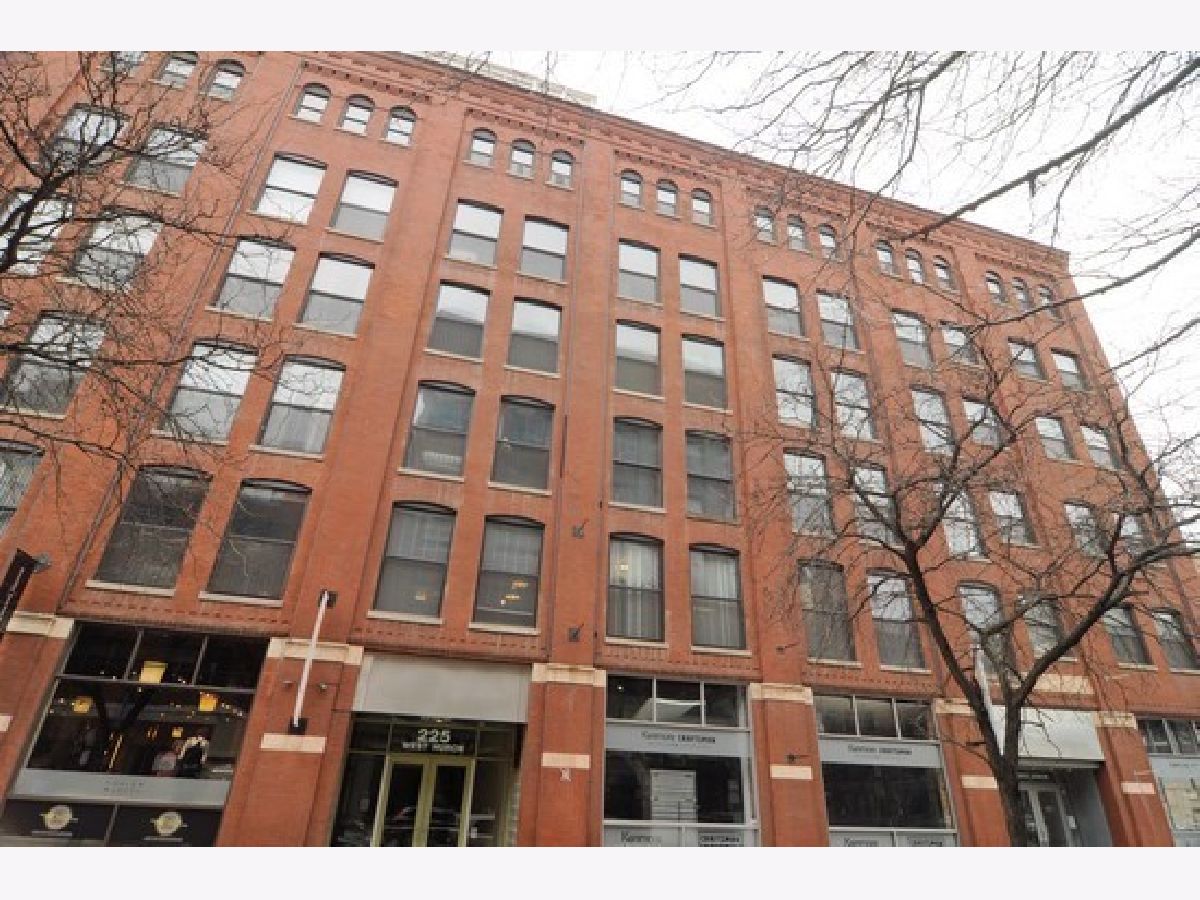 Condos & Townhomes & Homes Sold River North Chicago Illinois, 225 Huron