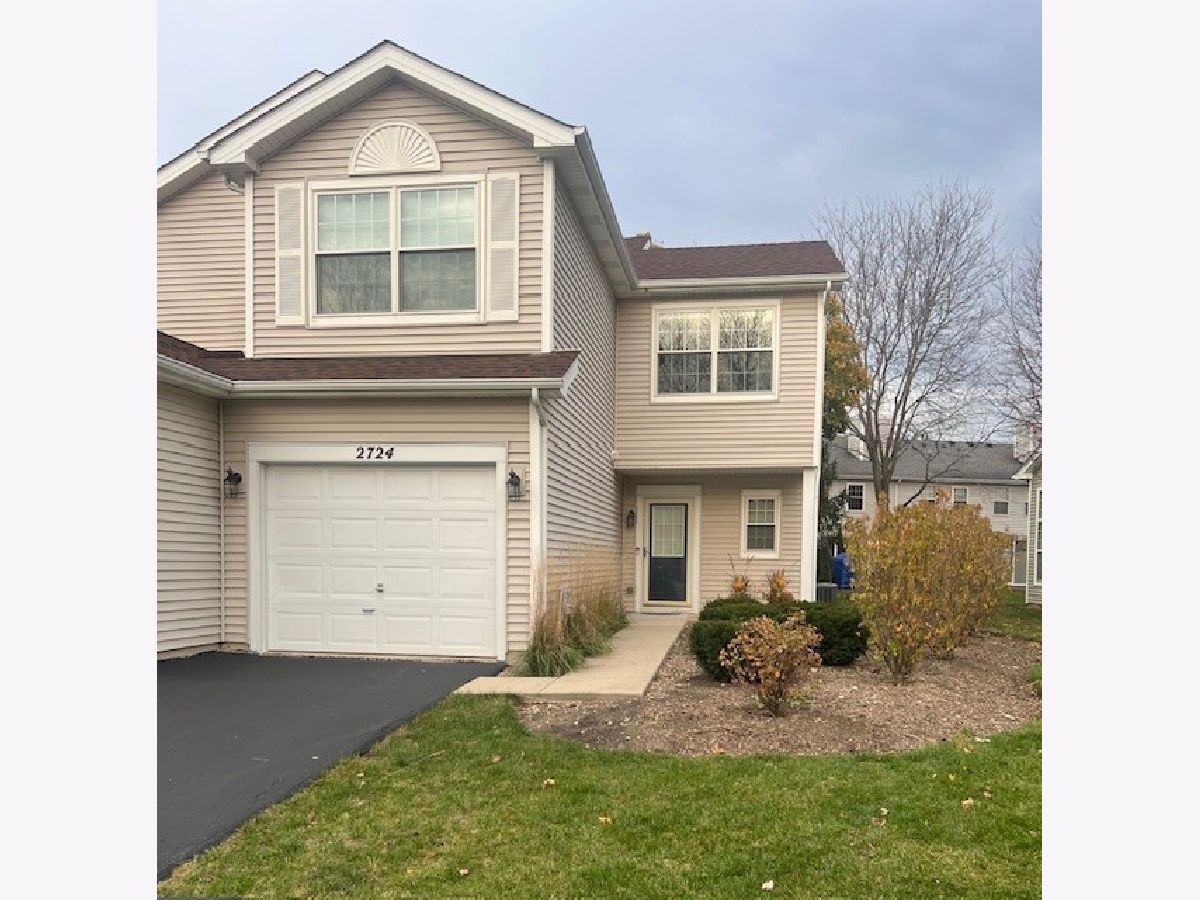 Townhomes Rented Meribel Schaumburg Illinois, 2724 Odlum