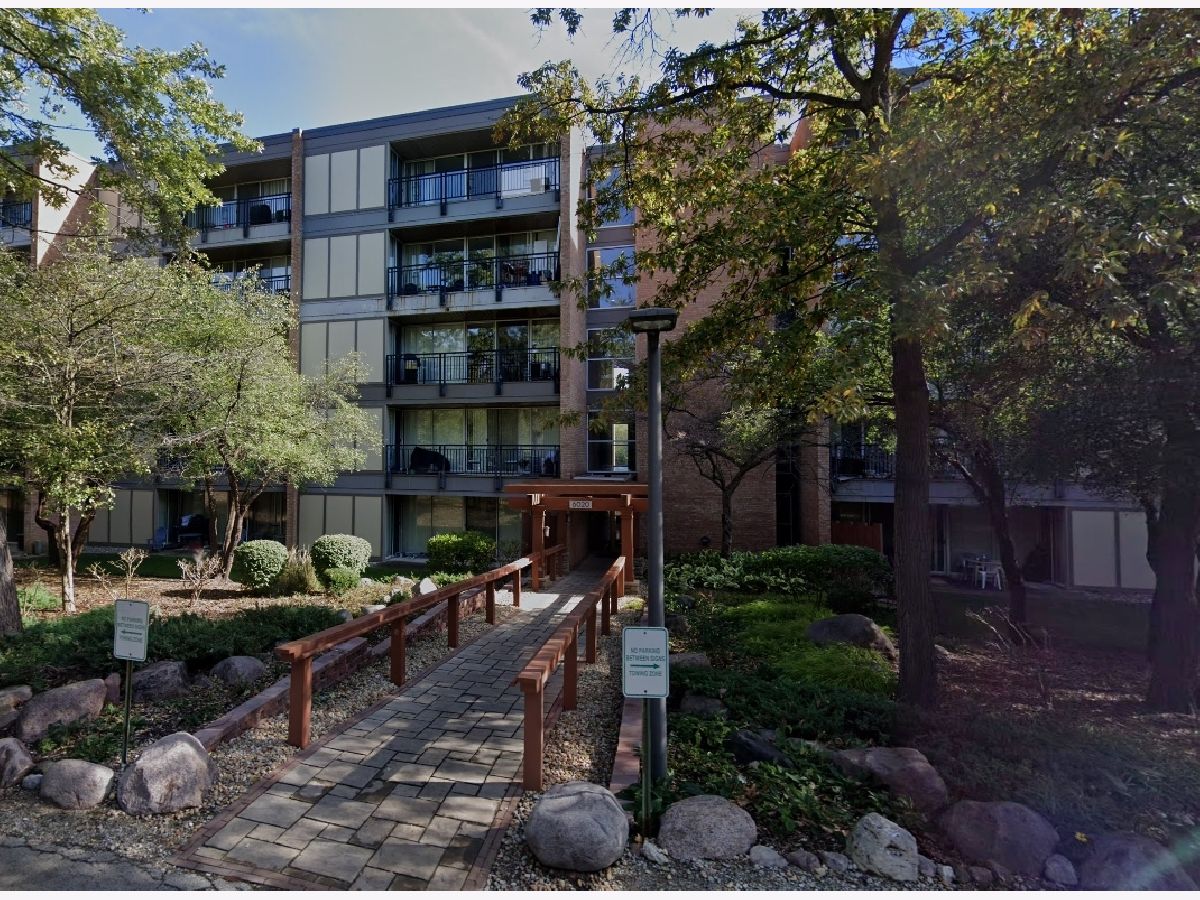 Condominiums Sold Four Lakes Village Lisle Illinois, 6020 Oakwood