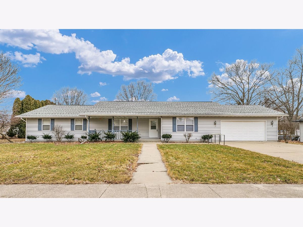 Sold Saybrook Illinois, 402 Lincoln