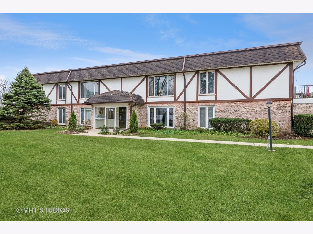 Townhomes & Condos & Homes Sold Surrey Park Arlington Heights Illinois, 1310 New Wilke