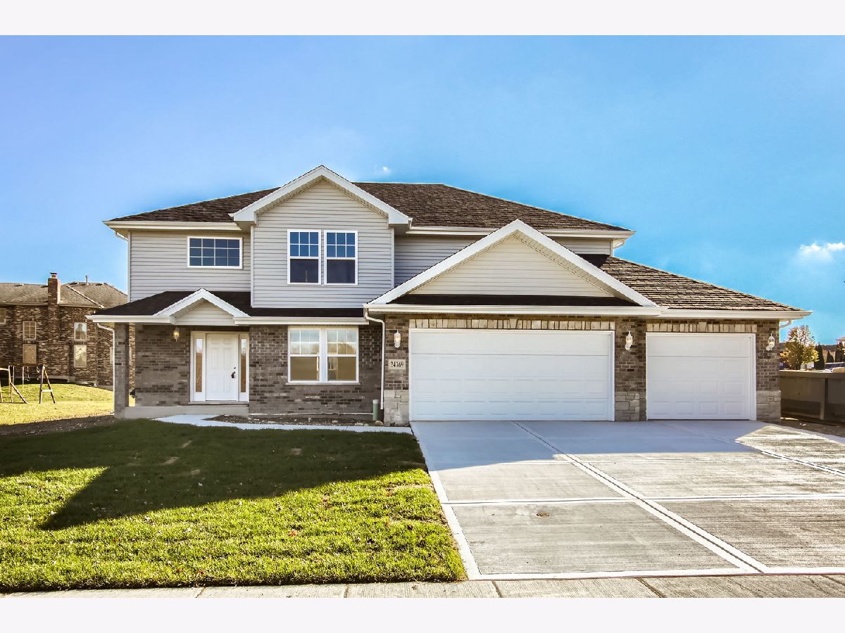 Homes & Townhomes Sold Williamsburg Place Crete Illinois, 24369 Liberty