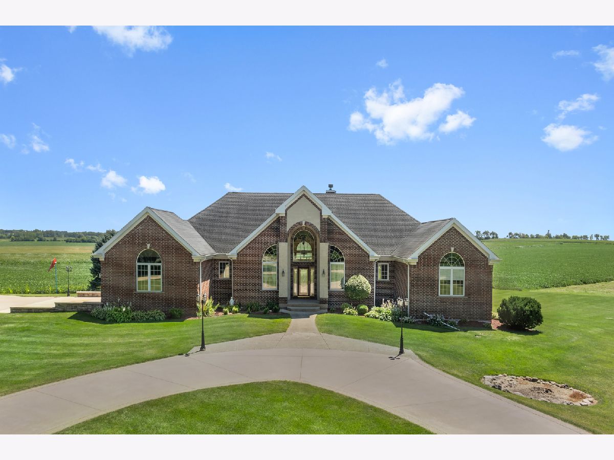  Sold Sharon Wisconsin, N880 Salt Box