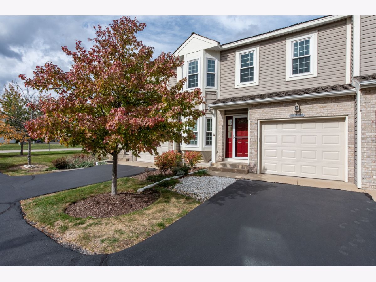 Homes & Townhomes & Condos Sold Country Towne Gurnee Illinois, 34321 Homestead