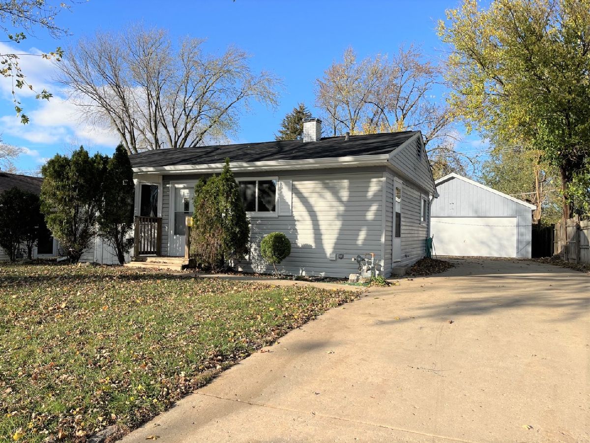 Homes & Townhomes Sold Golf View Highlands Carpentersville Illinois, 113 Hickory