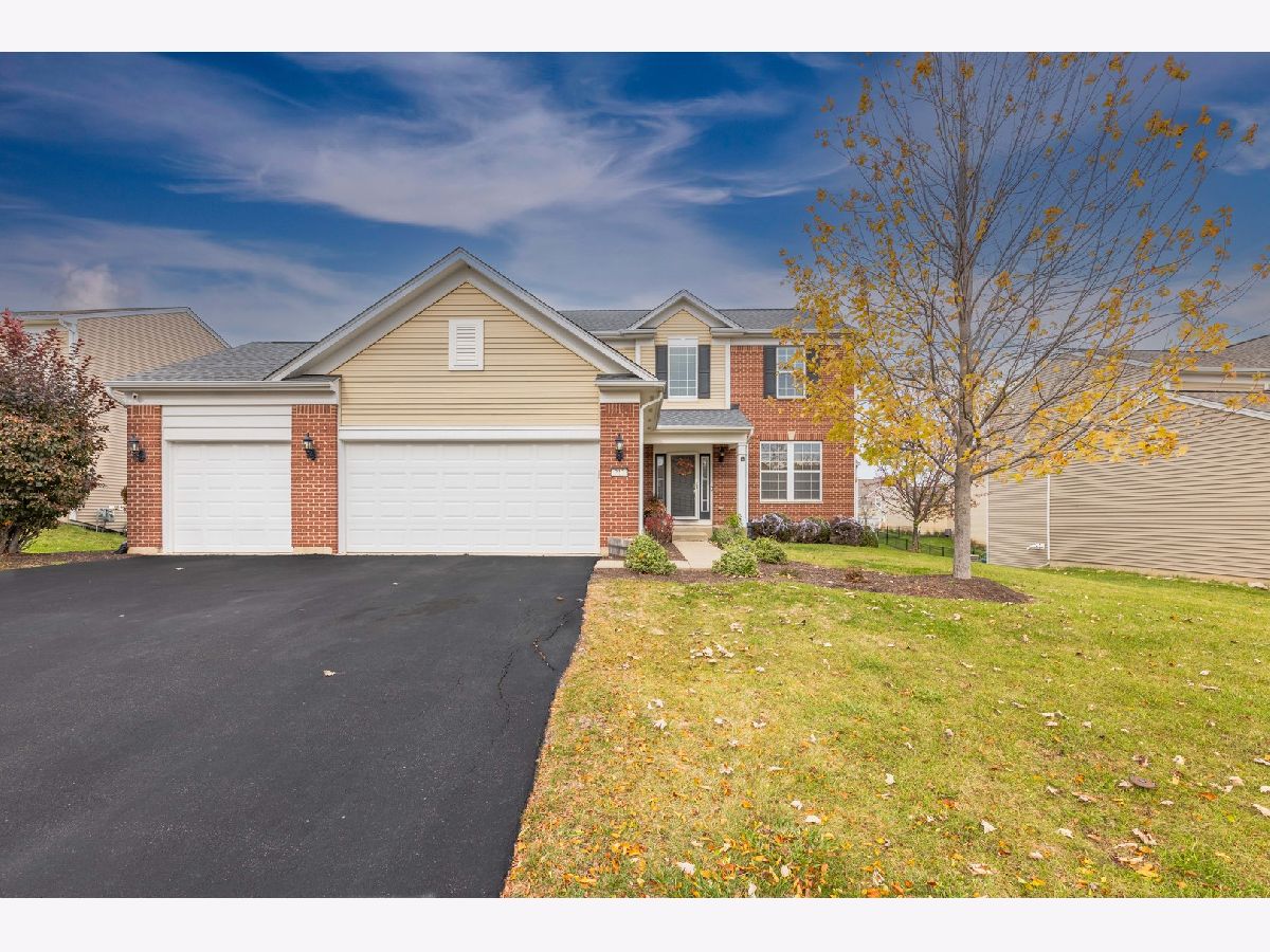 Townhomes & Homes Sold Prescott Mill Oswego Illinois, 213 Foster