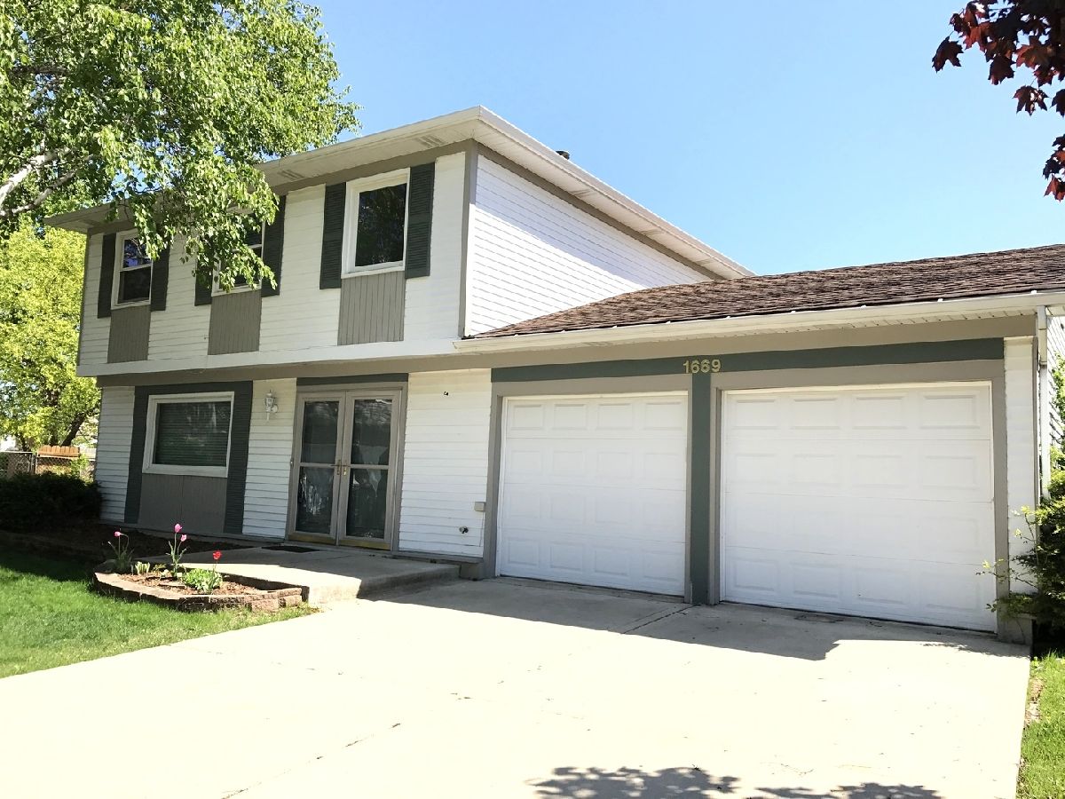 Homes Rented Harpers Landing Hoffman Estates Illinois, 1669 Cape Breton