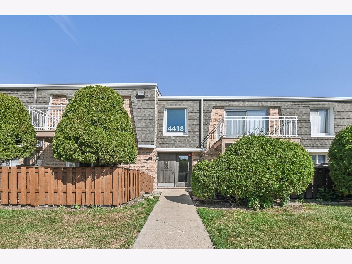 Condominiums Sold Kings Walk Rolling Meadows Illinois, 4418 Euclid