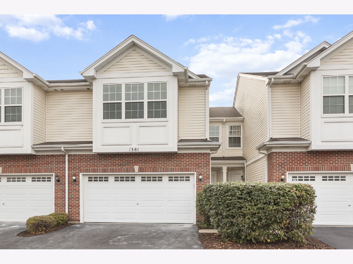 Townhomes & Condos Sold Creekside Romeoville Illinois, 1381 Alder Creek