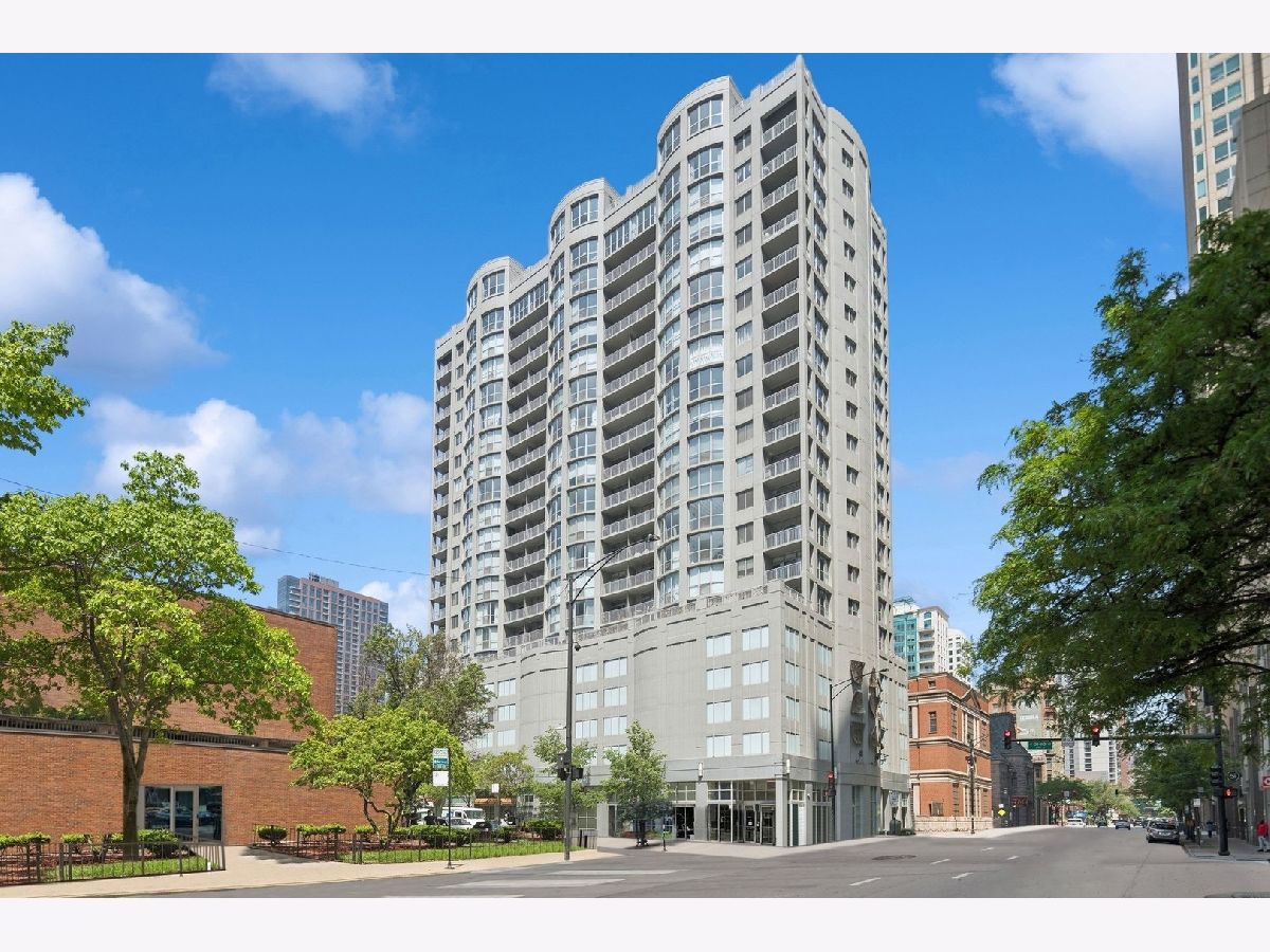 Condominiums Sold Farallon Chicago Illinois, 600 Dearborn