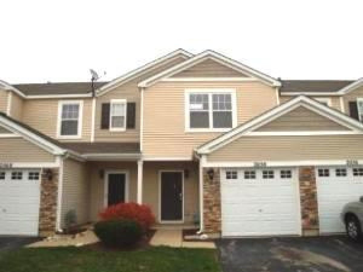 Townhomes & Condos Rented Silverstone Lake Carpentersville Illinois, 2058 Limestone