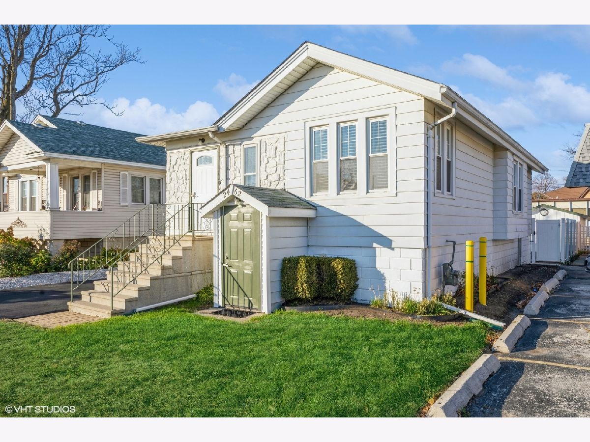Homes Sold Oak Glen Lansing Illinois, 2462 Ridge