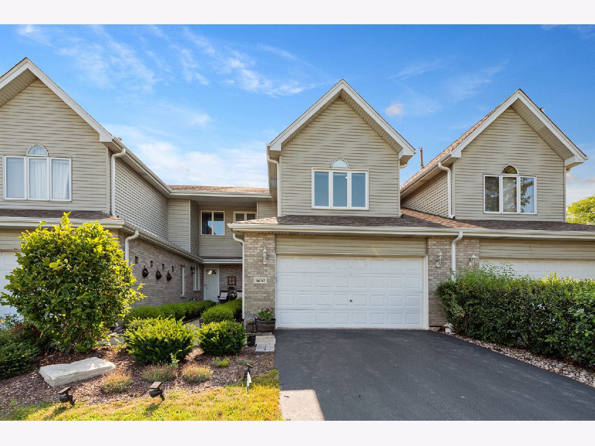 Homes & Townhomes Sold Grasslands Orland Park Illinois, 16730 Summercrest