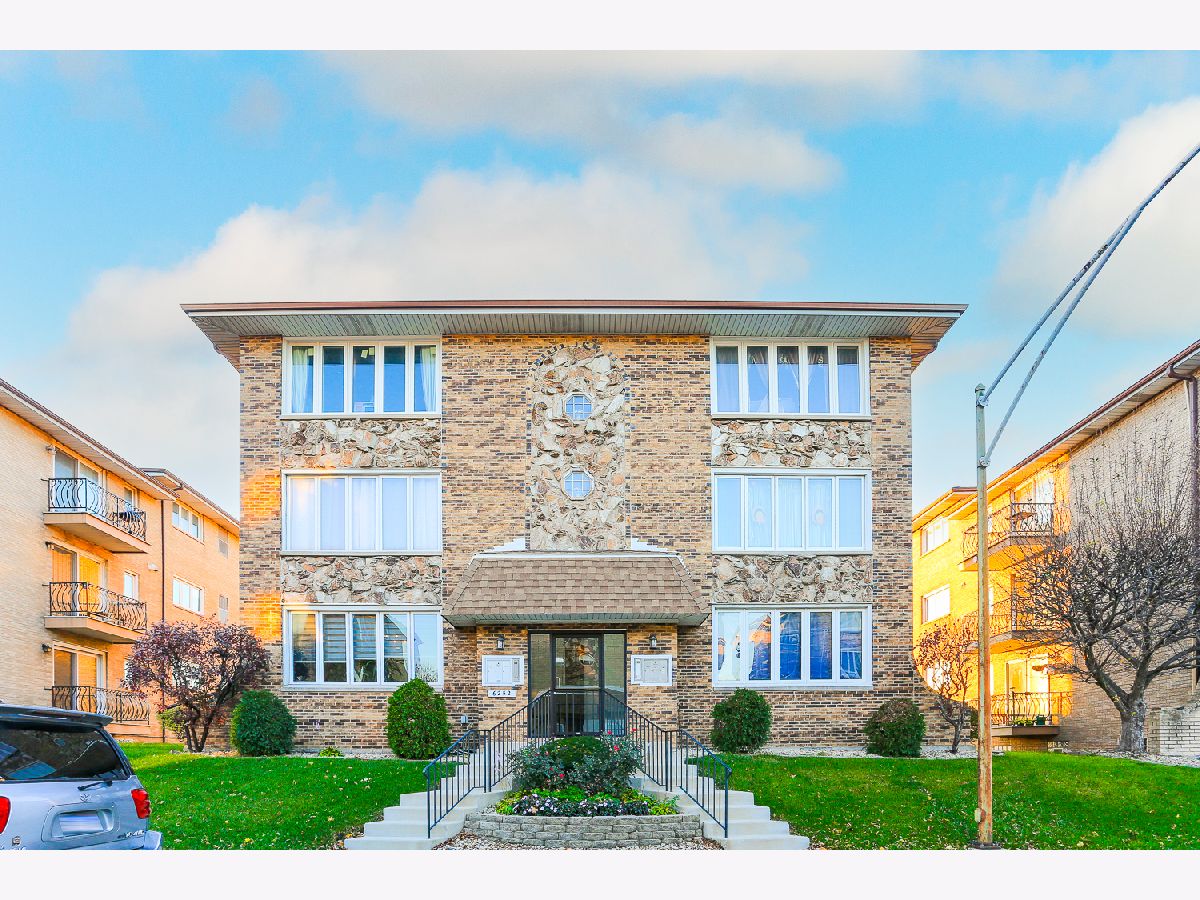 Homes & Condominiums Sold Clear Ridge Chicago Illinois, 6252 Newland