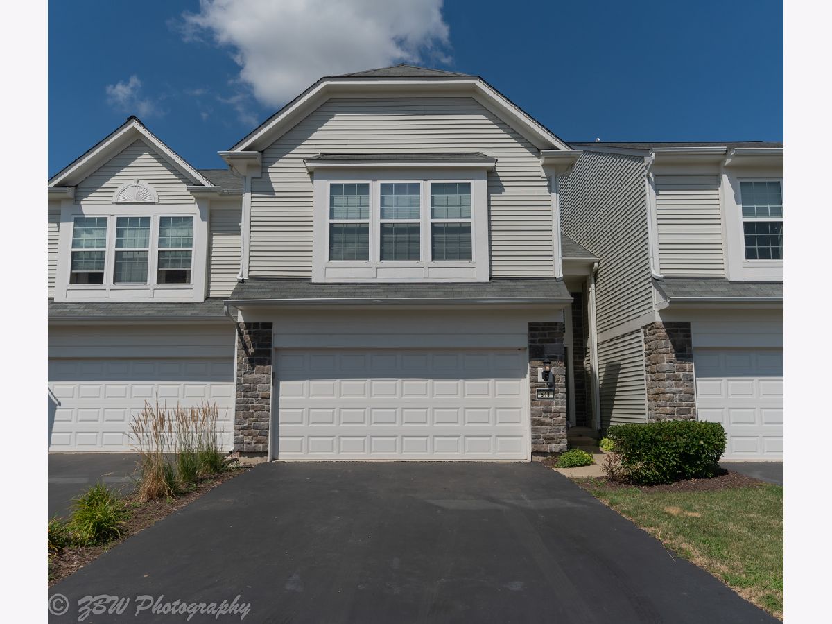 Townhomes & Homes Rented Prescott Mill Oswego Illinois, 643 Hawley