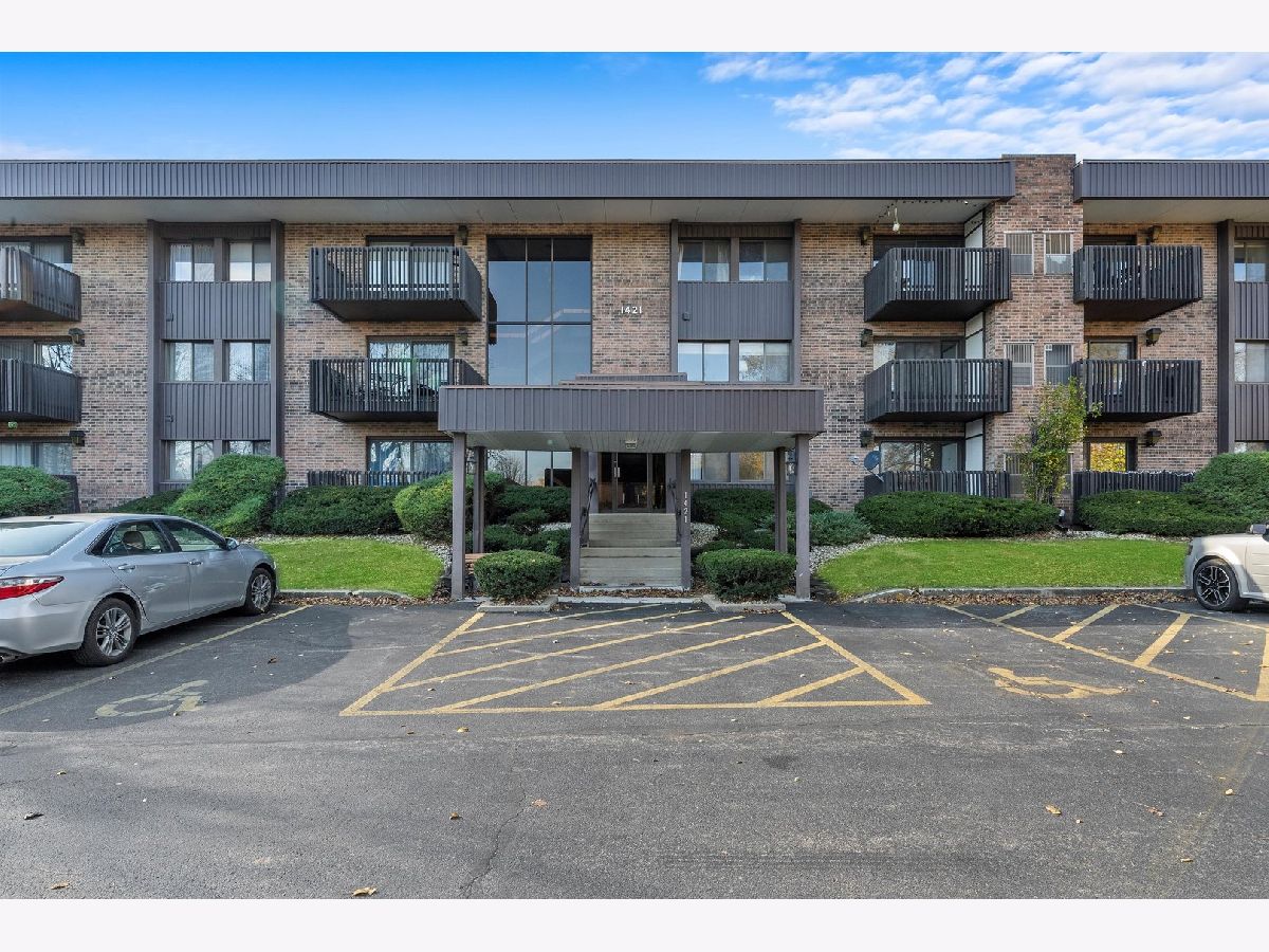 Condominiums Sold Woodlawn Terrace Joliet Illinois, 1421 Woodbridge
