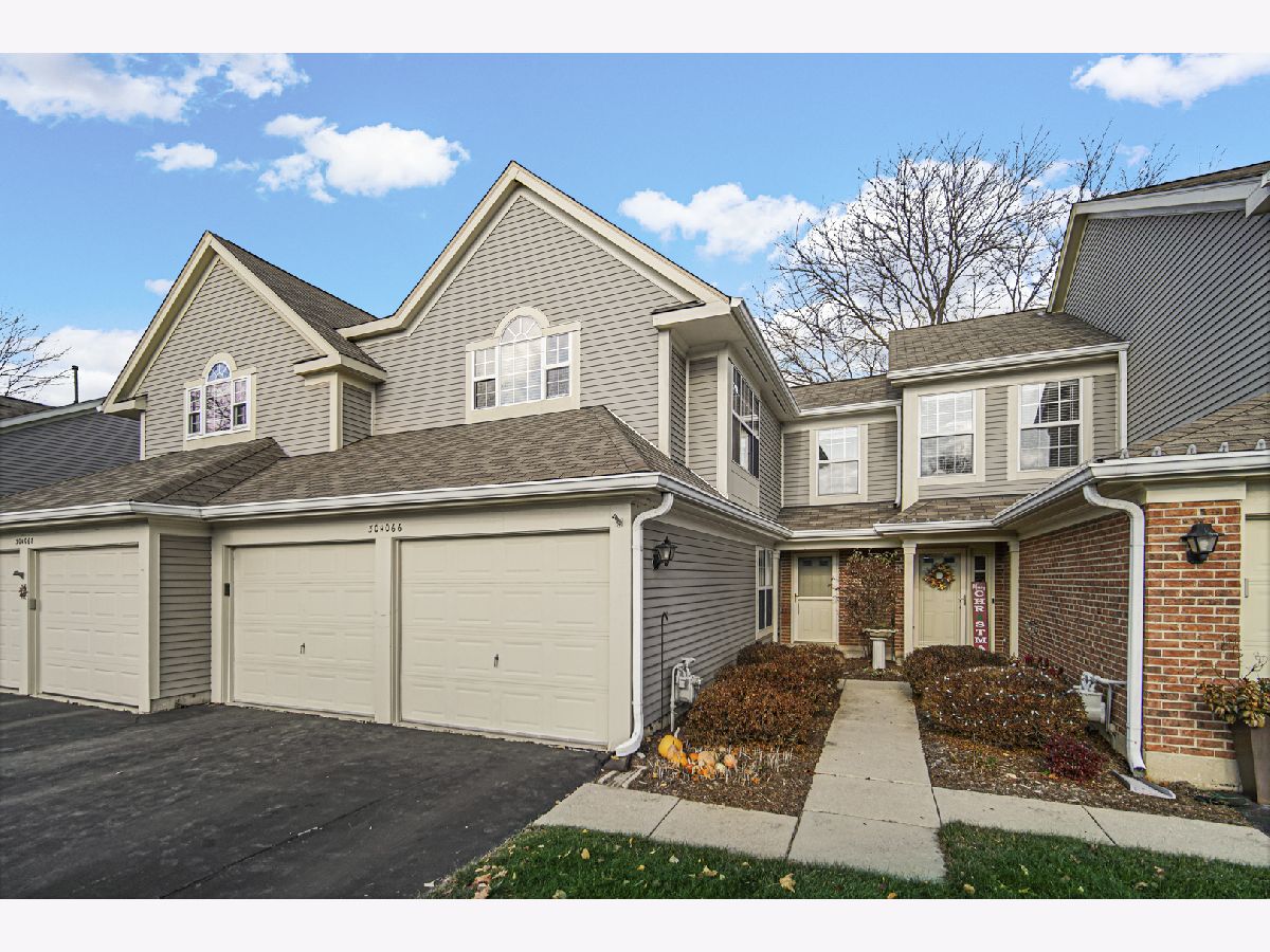 Townhomes & Condos Sold Maple Hill Warrenville Illinois, 30W066 Willow