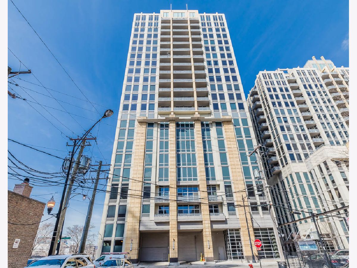 Condominiums Sold Two River Place Chicago Illinois, 700 Larrabee